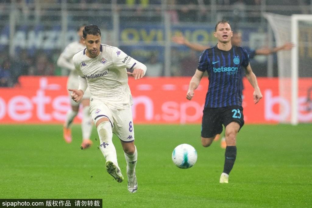 图拉姆即将复出！国米前锋因伤缺阵一个月后重返训练场，能否在周日复出？